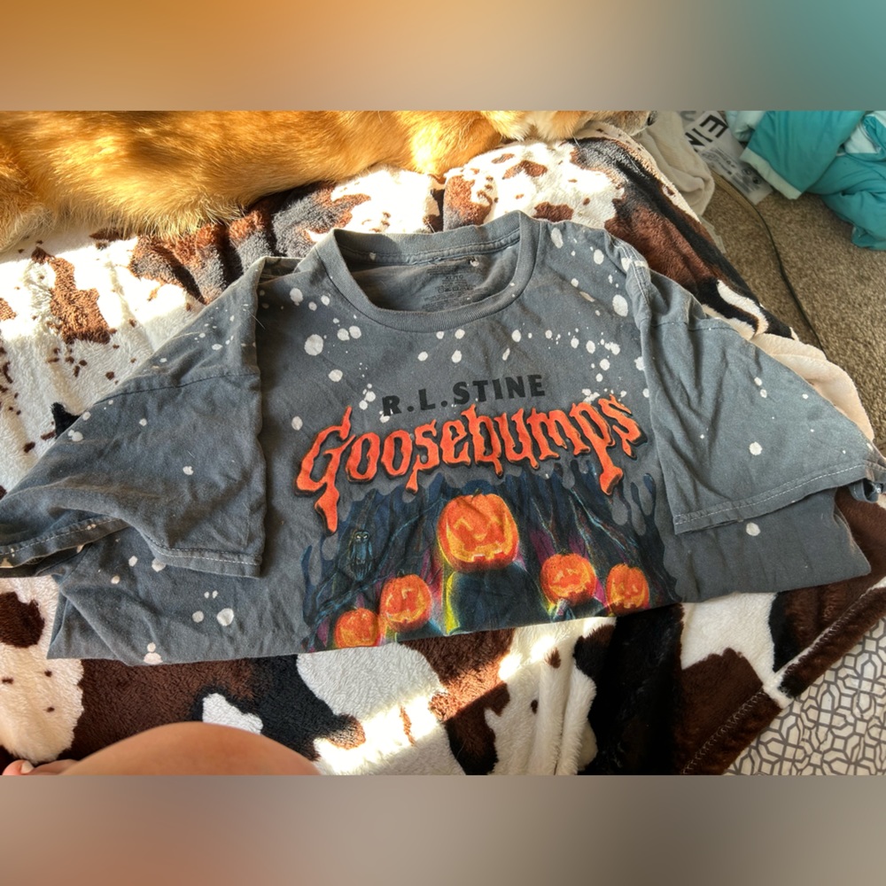 goosebumps crop tee super cute bleach splatter size extra large